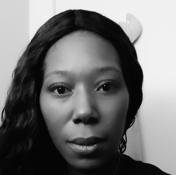 Meet your Posher, Jennifer - Picture 1 of 1